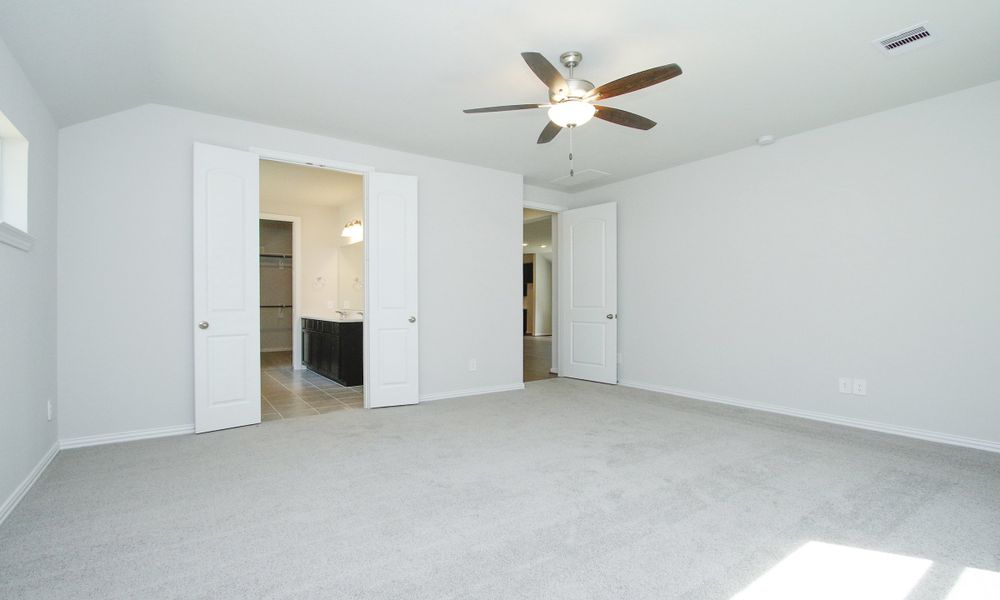 Representative unfurnished interior of a home built from the Enclave Series - Fiji by DRB Homes in Meyer Ranch – Premier, New Braunfels (Image 20).