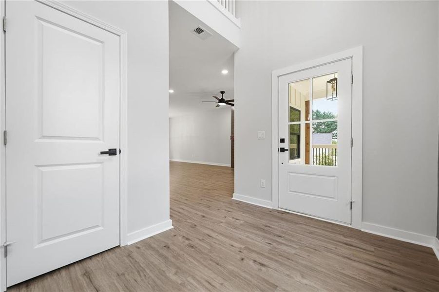 Spacious, unfurnished interior of a new home in , Gainesville (Image 15).