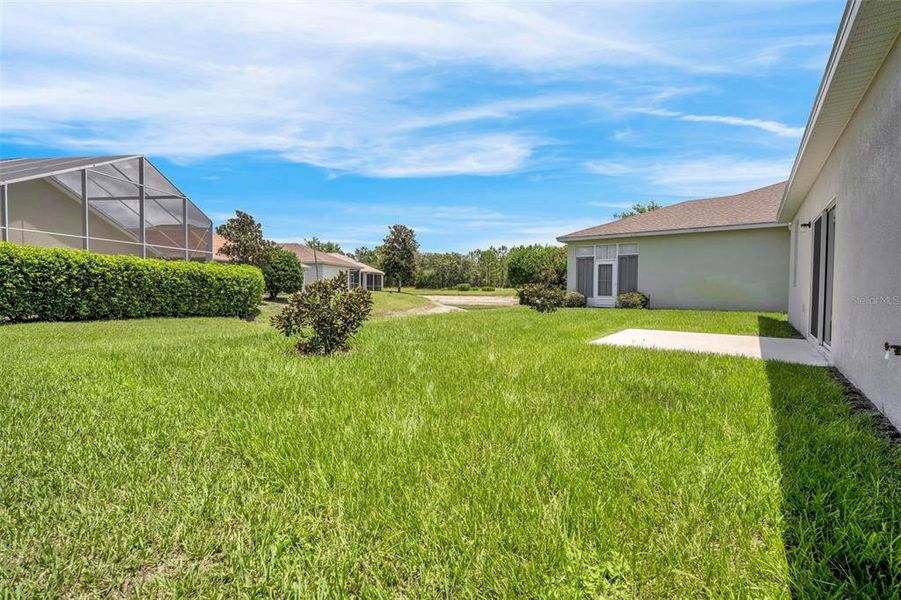 Exterior details and patio area of a home in , Weeki Wachee (Image 4).