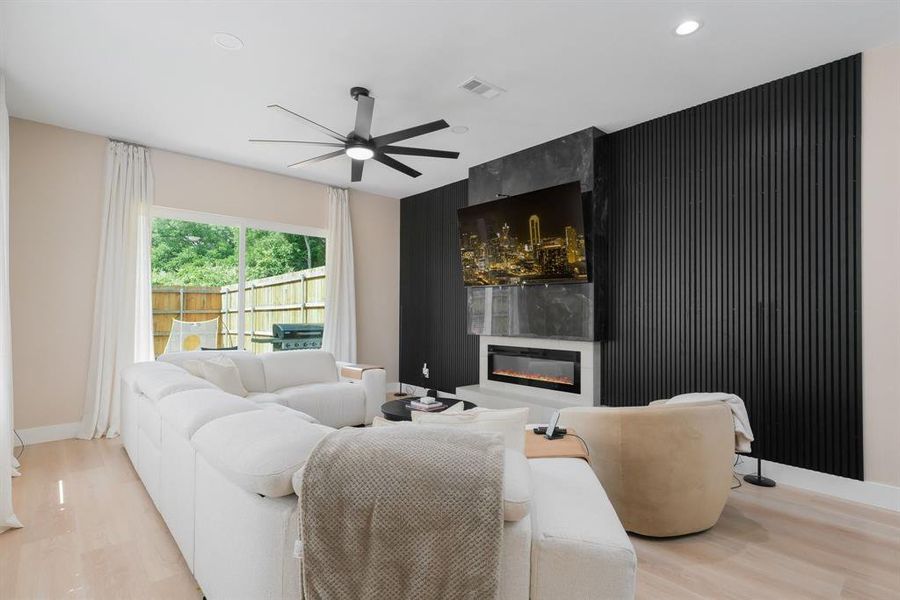 Furnished interior view inside a new home in , Dallas (Image 34). Furnished interior view inside a new home in , Dallas (Image 34).
