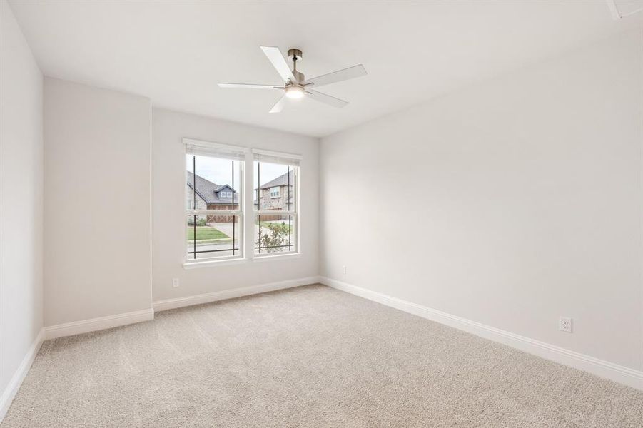 Spacious, unfurnished interior of a new home in Terracina, Rockwall (Image 32).