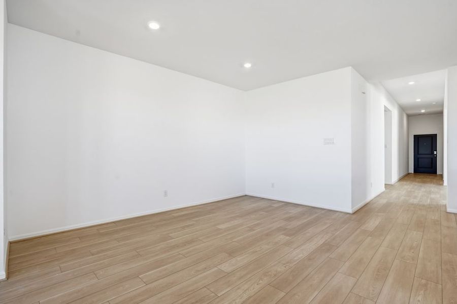 Spacious, unfurnished interior of a new home in Brookewater 45s, Rosenberg (Image 17). Spacious, unfurnished interior of a new home in Brookewater 45s, Rosenberg (Image 17).