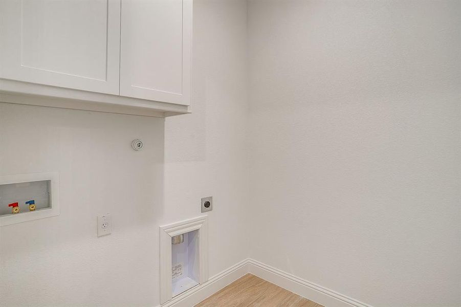 Spacious, unfurnished interior of a new home in Whitestone Crest, Benbrook (Image 32).