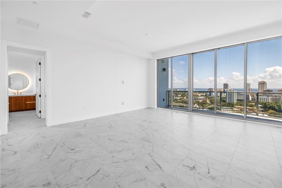 Spacious, unfurnished interior of a new home in , St. Petersburg (Image 19). Spacious, unfurnished interior of a new home in , St. Petersburg (Image 19).