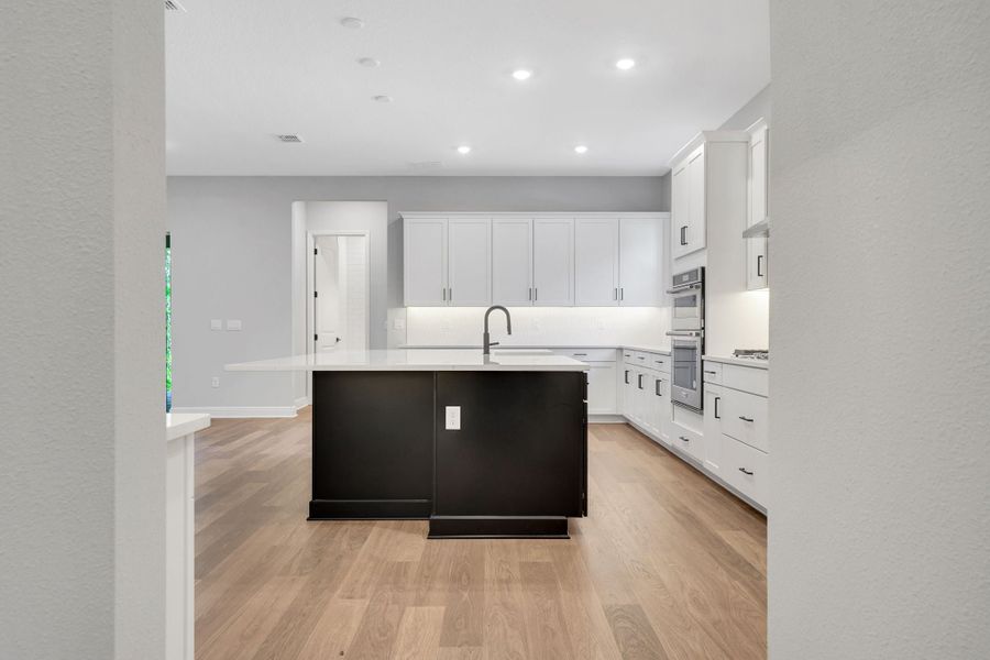 4br New Home in Windermere, FL.  - Slide 20