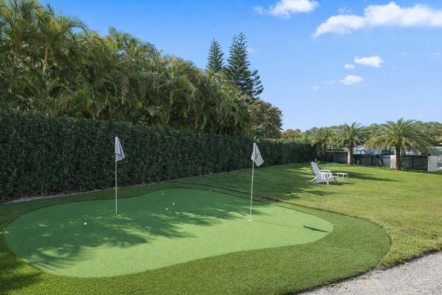 298 Putting green 298 Putting green