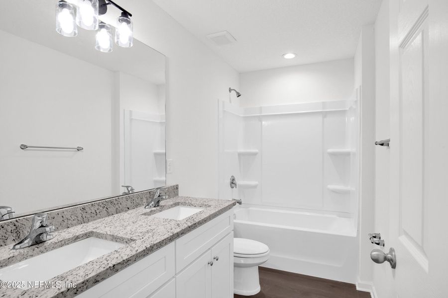 Furnished interior view inside a new home in , Palatka (Image 5).