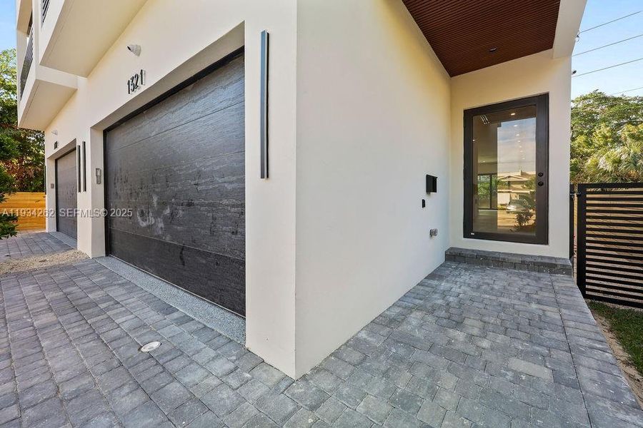 Exterior details and patio area of a home in , Fort Lauderdale (Image 14).
