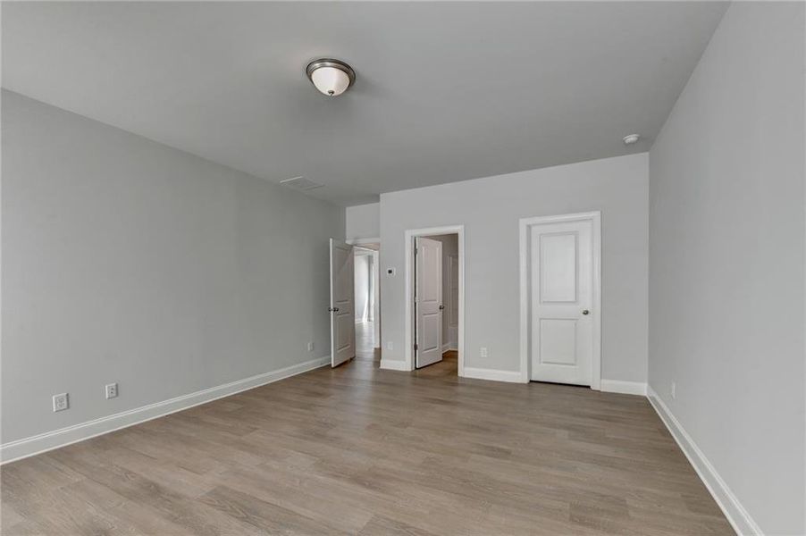 Spacious, unfurnished interior of a new home in , Suwanee (Image 60).