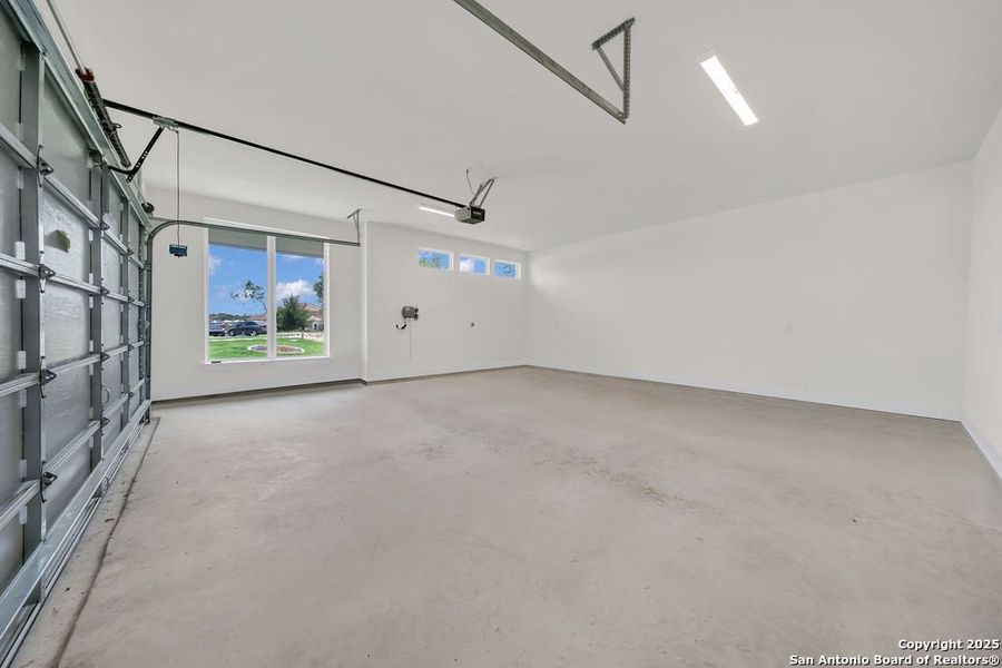 Spacious, unfurnished interior of a new home in , San Antonio (Image 39). Spacious, unfurnished interior of a new home in , San Antonio (Image 39).