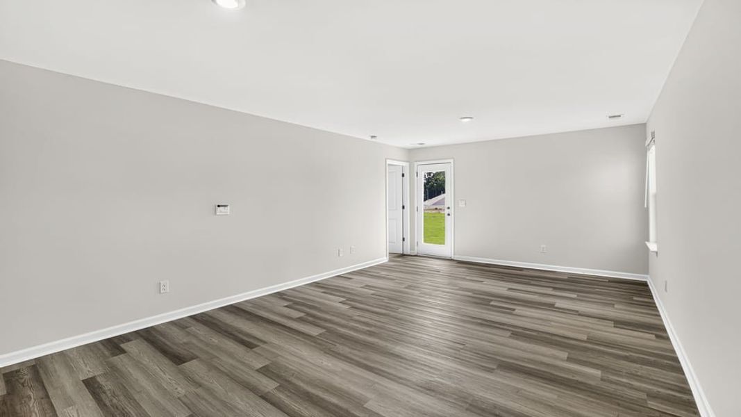 Spacious, unfurnished interior of a new home in Varner Station, Woodruff (Image 26).