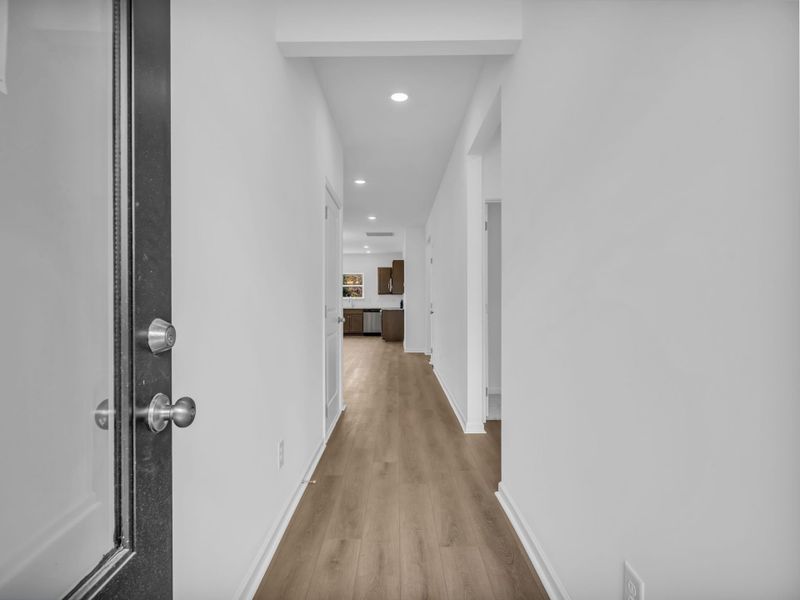 Spacious, unfurnished interior of a new home in Cantigny Park, Clarksville (Image 12).