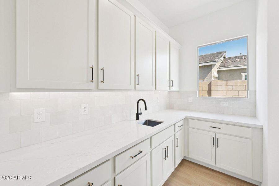 31-web-or-mls-E Twin Acres Dr-S1103-031