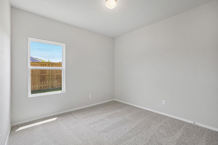 Spacious, unfurnished interior of a new home in Cloverleaf, Austin (Image 16).