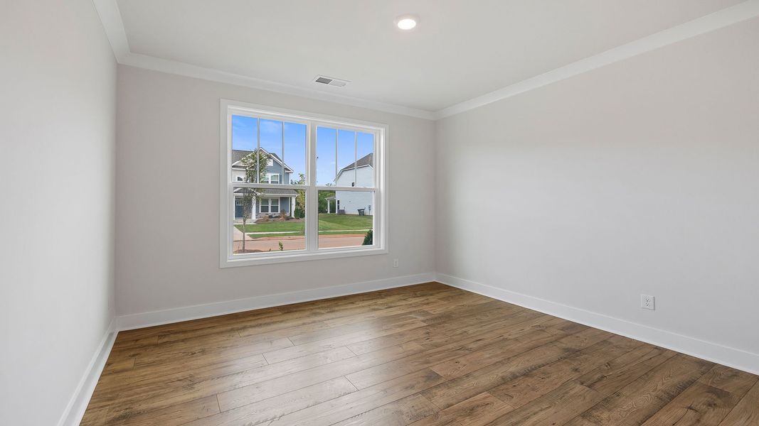 Spacious, unfurnished interior of a new home in Cottonwood Ridge, Piedmont (Image 16).