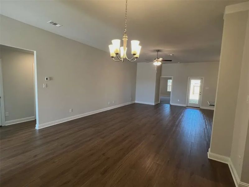 Spacious, unfurnished interior of a new home in Bayou Maison, Dickinson (Image 10). Spacious, unfurnished interior of a new home in Bayou Maison, Dickinson (Image 10).