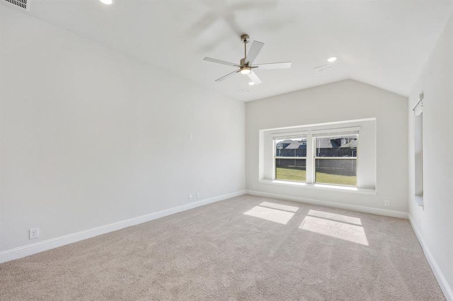 Spacious, unfurnished interior of a new home in Union Park Classic 60, Little Elm (Image 17). Spacious, unfurnished interior of a new home in Union Park Classic 60, Little Elm (Image 17).