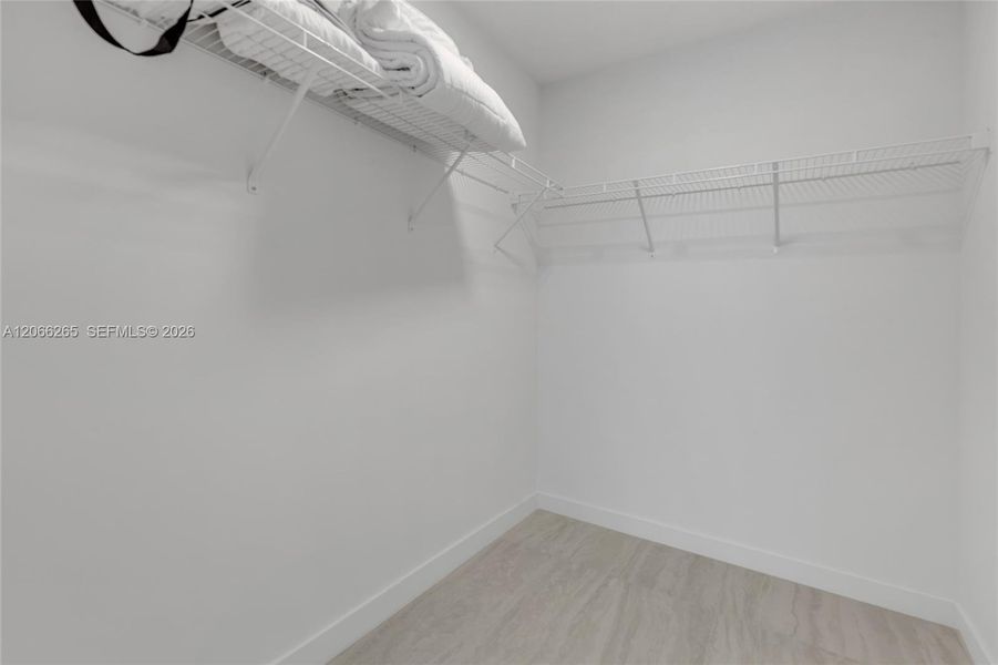 Spacious, unfurnished interior of a new home in , Miami (Image 22).
