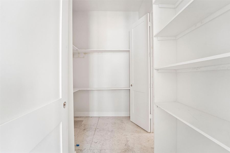 Spacious, unfurnished interior of a new home in , Houston (Image 16).