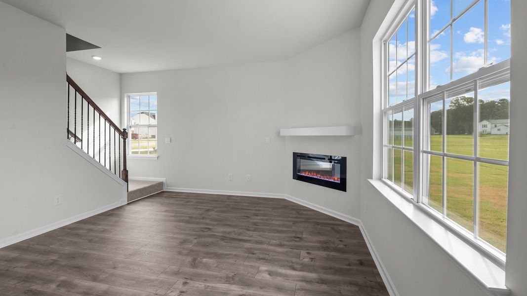 Spacious, unfurnished interior of a new home in Ridgewood Farms, Winterville (Image 10).