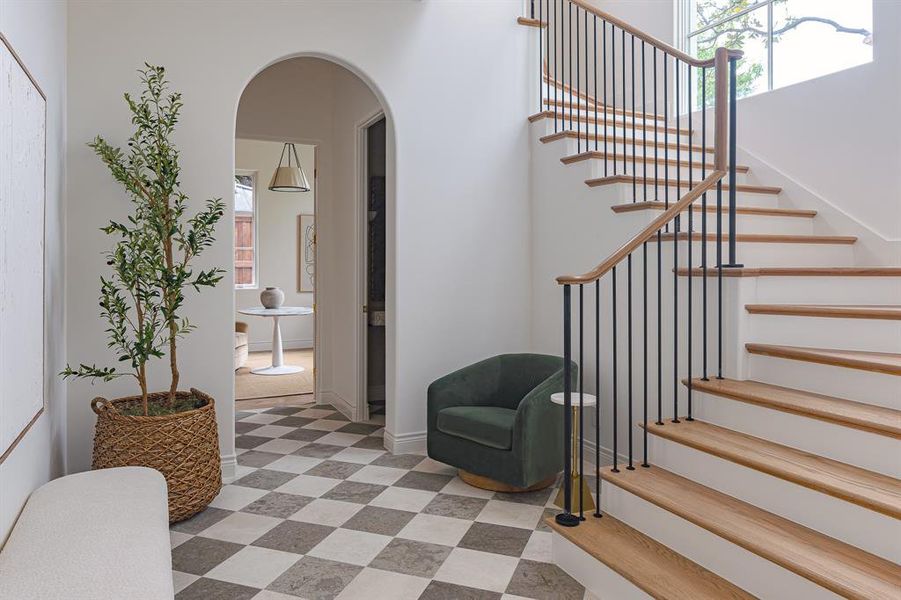 Furnished interior view inside a new home in , Dallas (Image 14).