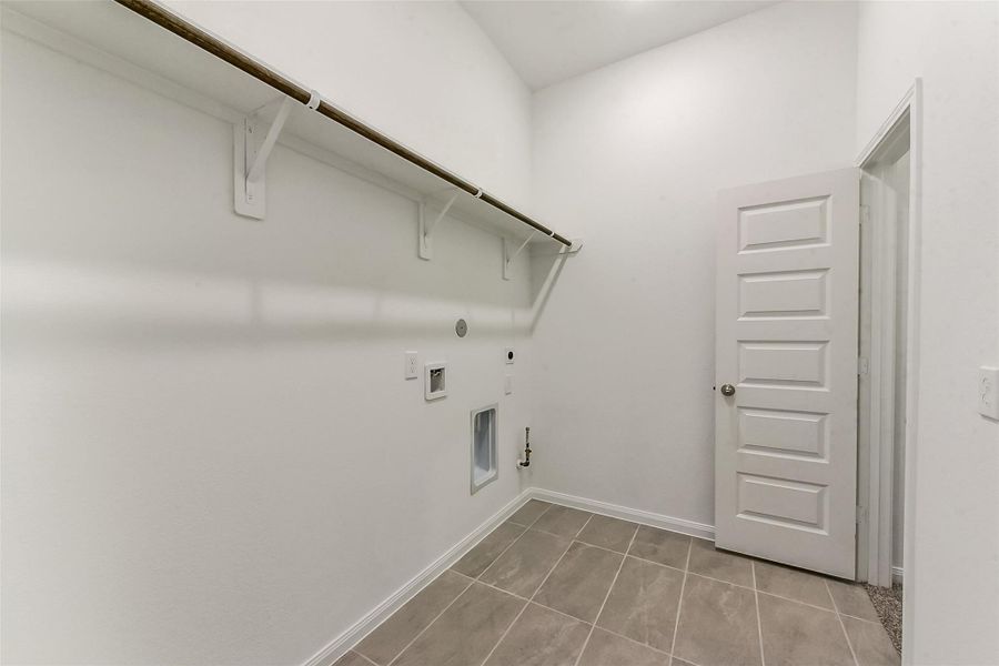 Spacious, unfurnished interior of a new home in River Ranch Meadows, Dayton (Image 34).