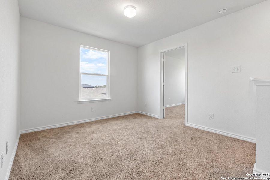 Spacious, unfurnished interior of a new home in Marbella, San Antonio (Image 7).