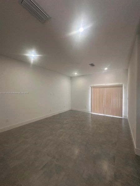 Spacious, unfurnished interior of a new home in , Fort Lauderdale (Image 16). Spacious, unfurnished interior of a new home in , Fort Lauderdale (Image 16).