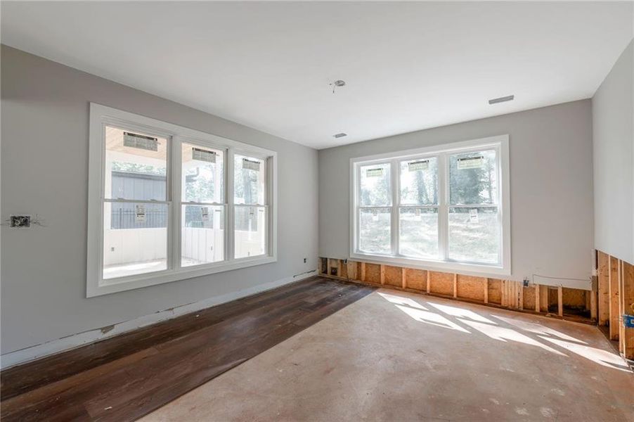 Spacious, unfurnished interior of a new home in , Atlanta (Image 17).