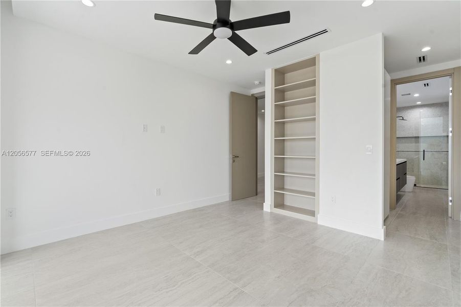 Spacious, unfurnished interior of a new home in , Fort Lauderdale (Image 20). Spacious, unfurnished interior of a new home in , Fort Lauderdale (Image 20).
