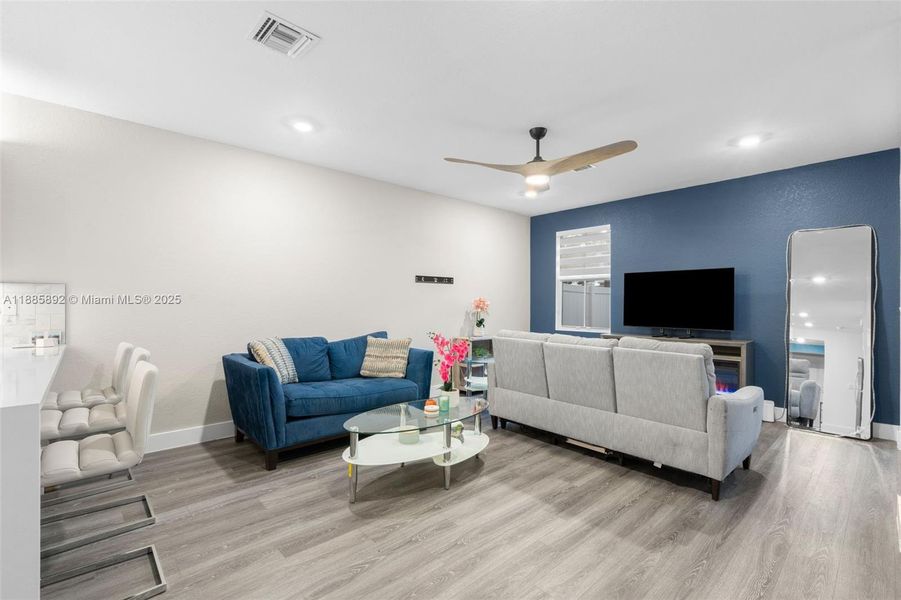 Furnished interior view inside a new home in , Pembroke Pines (Image 13).