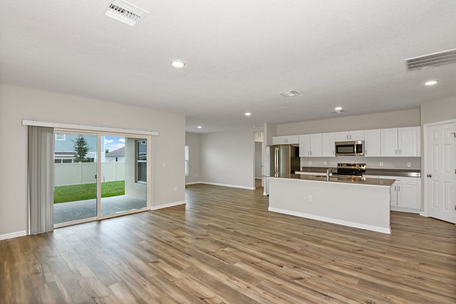 Spacious, unfurnished interior of a new home in Wynnstone, Davenport (Image 5). Spacious, unfurnished interior of a new home in Wynnstone, Davenport (Image 5).