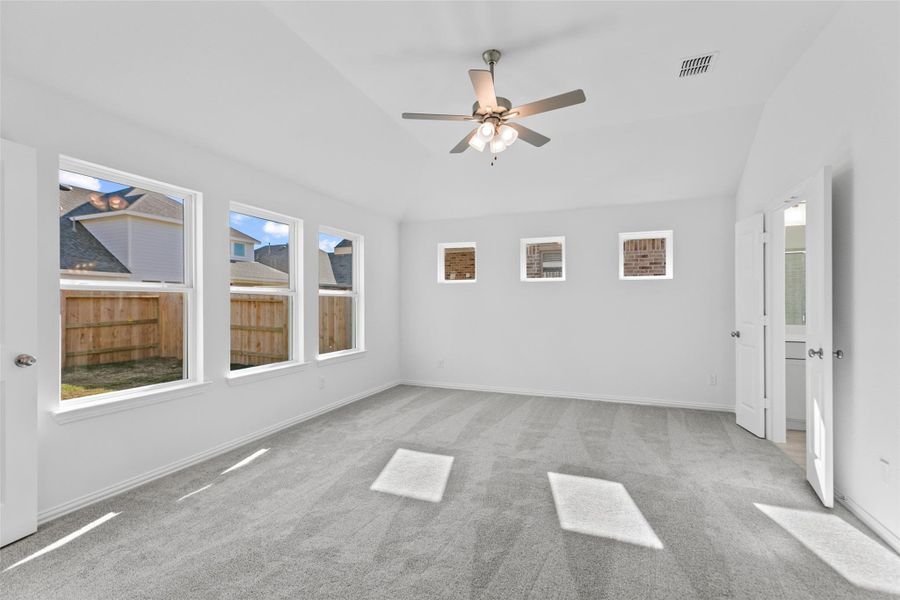Spacious, unfurnished interior of a new home in Beamer Villas, Friendswood (Image 25).