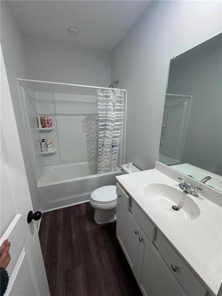 Furnished interior view inside a new home in , Atlanta (Image 9).