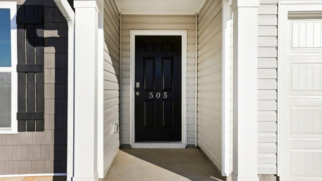Exterior details and patio area of a home in Cascade Point, Seneca (Image 3).
