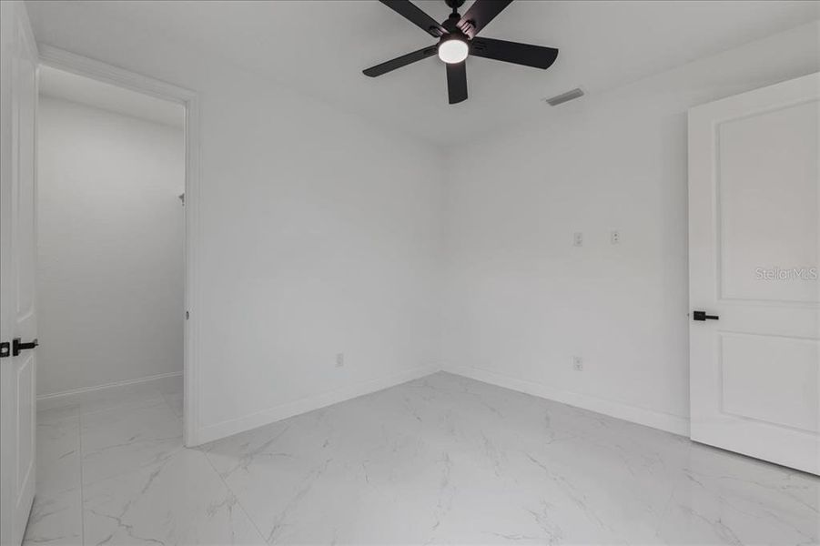 Spacious, unfurnished interior of a new home in , Cape Coral (Image 31).