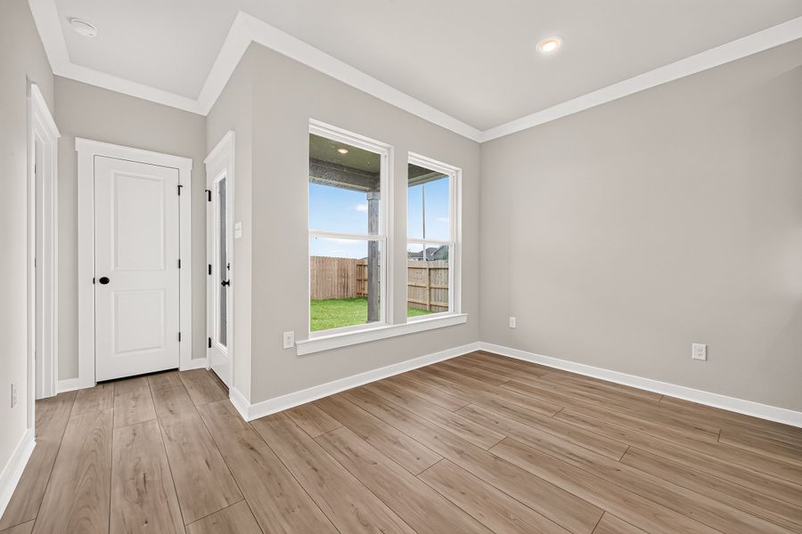 Spacious, unfurnished interior of a new home in Aldeana, Bonney (Image 23).