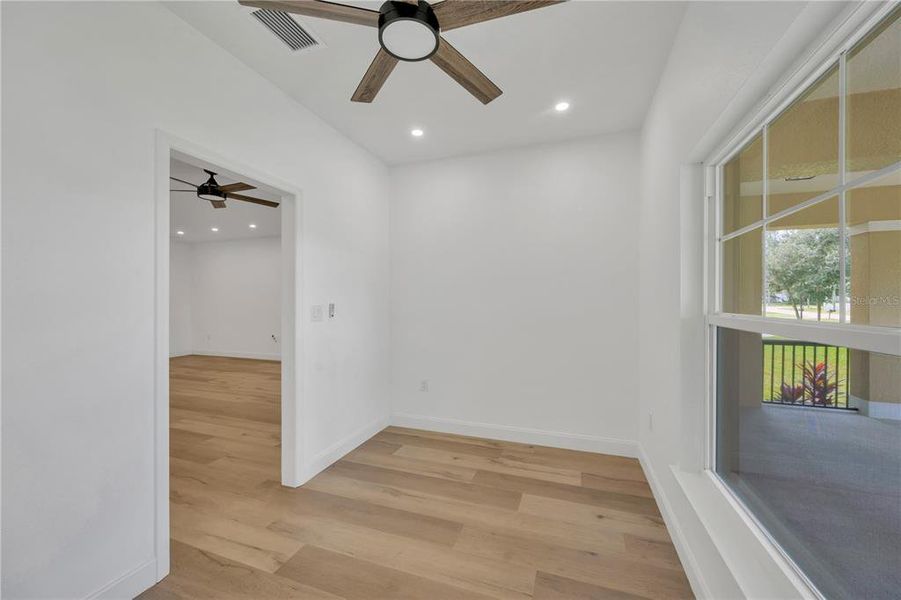 Spacious, unfurnished interior of a new home in , Dade City (Image 49).