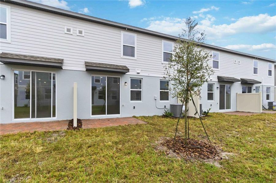Exterior details and patio area of a home in , St. Cloud (Image 3).