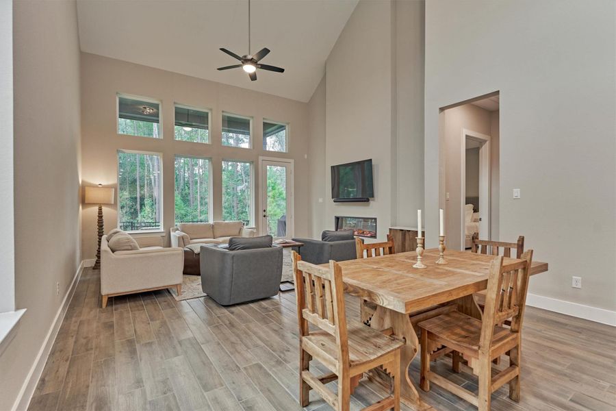 Furnished interior view inside a new home in Woodforest 50′, Montgomery (Image 15).