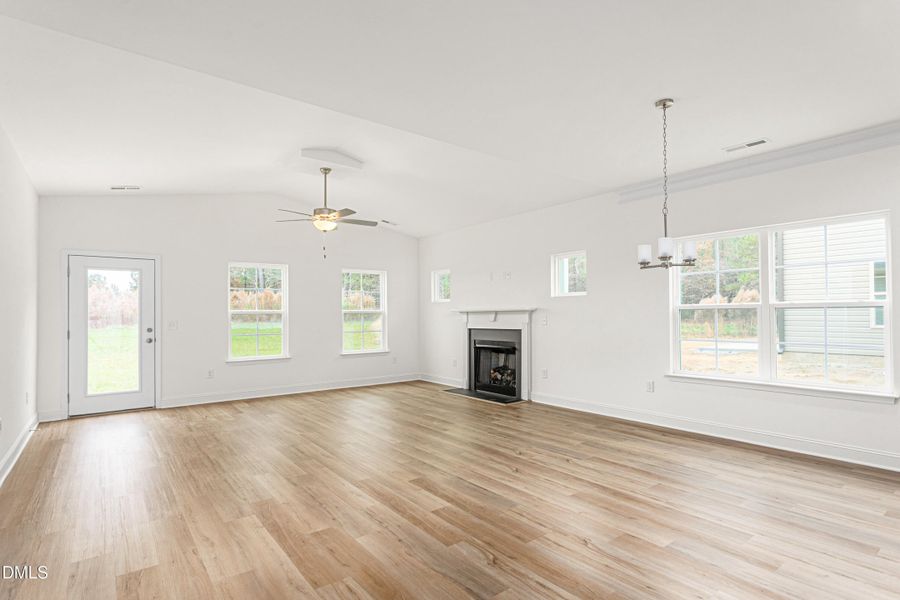 1938 Darrell Drive-12