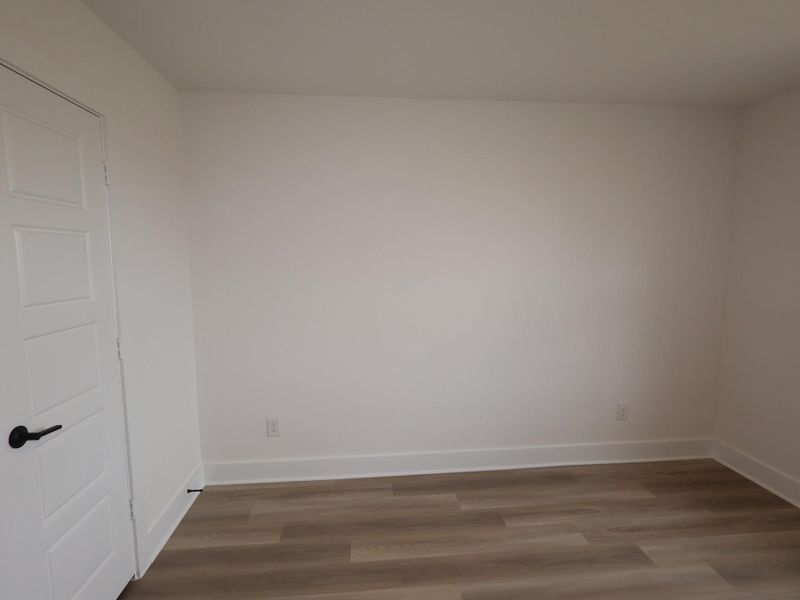 Spacious, unfurnished interior of a new home in Lago Mar, Santa Fe (Image 27).