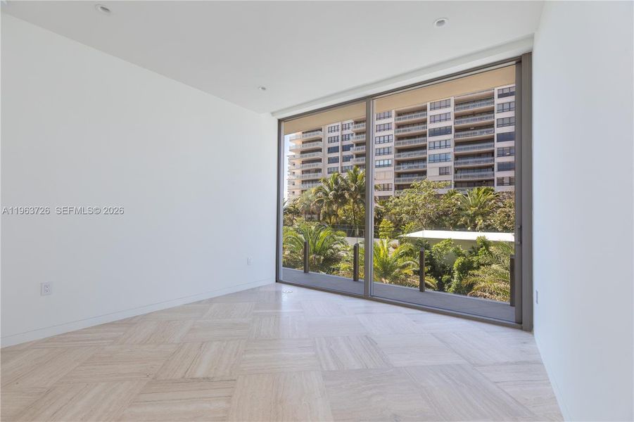 Spacious, unfurnished interior of a new home in , Miami (Image 12).