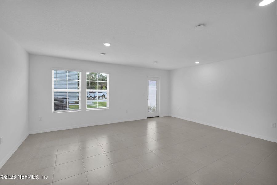 Spacious, unfurnished interior of a new home in , Jacksonville (Image 13).