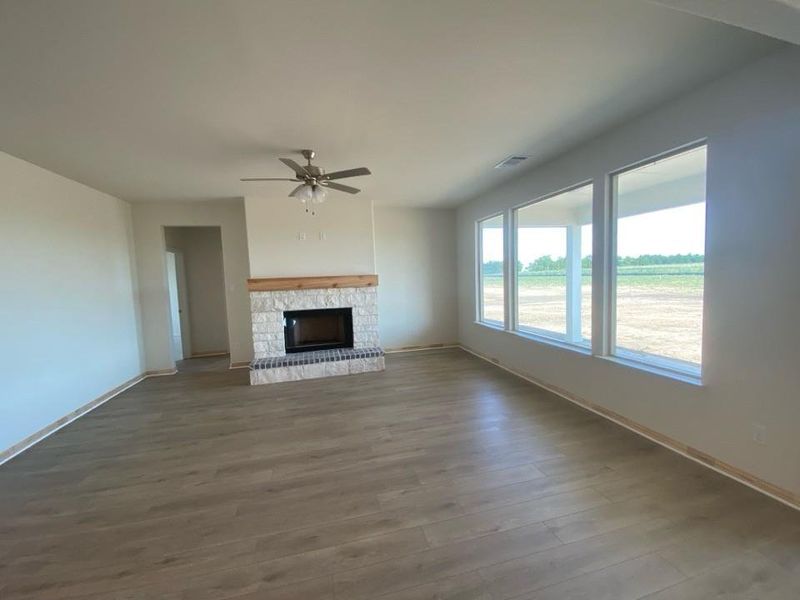 Spacious, unfurnished interior of a new home in Clear Sky Addition, Valley View (Image 5).