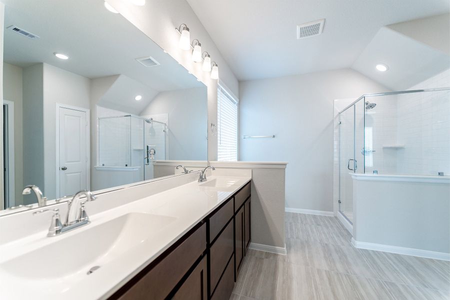 Furnished interior view inside a new home in Canterra Creek, Rosharon (Image 8).