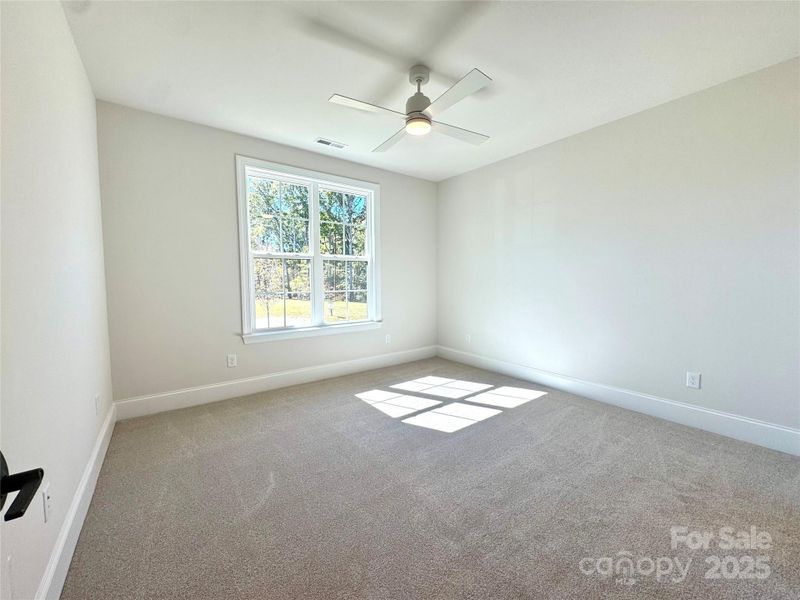 Spacious, unfurnished interior of a new home in Saddlehorn, Troutman (Image 27).