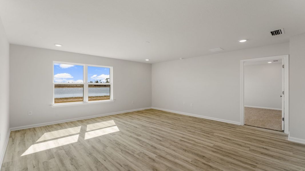 Spacious, unfurnished interior of a new home in Hodges Bayou Plantation, Panama City (Image 21).