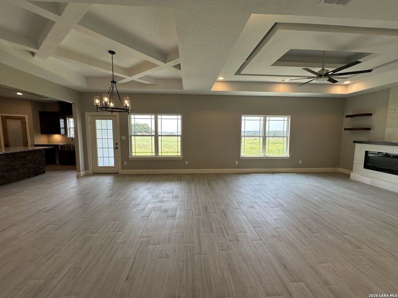 Spacious, unfurnished interior of a new home in , La Vernia (Image 22).