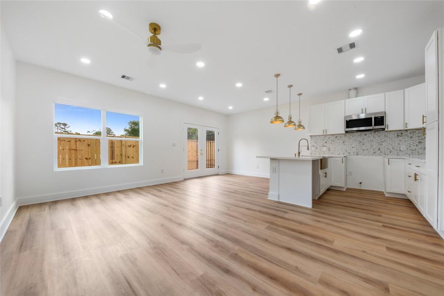 Spacious, unfurnished interior of a new home in , Houston (Image 22).